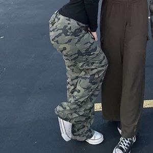 VINTAGE OLD NAVY CAMO CARGO PANTS SIZE 10